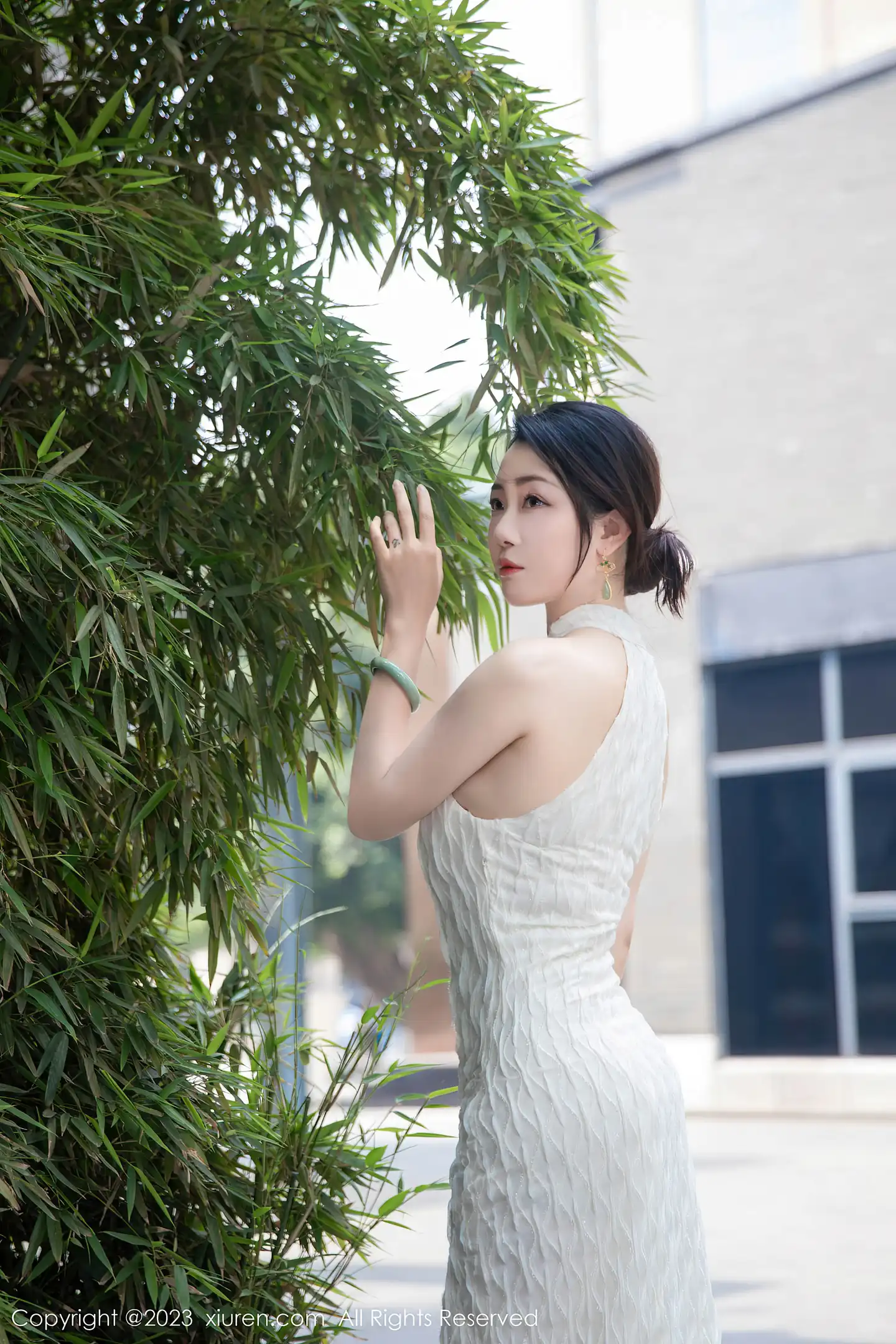 图片[6]-[XiuRen秀人网]VOL.7435 模特严利娅Yuliya性感白色旗袍服饰秀婀娜身姿完美诱惑写真71P-秀人网官方网站